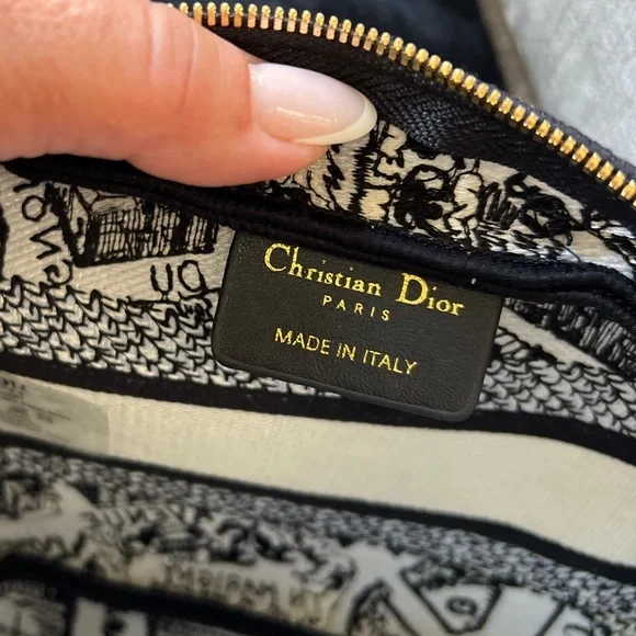 ❤️‍🔥Christian Dior GWP authentic⭐️ Embroidered Cosmetic Pouch/